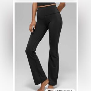 Alo Women's Black Flared Pants xs